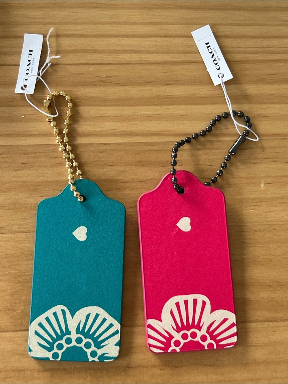 NWT Coach Fuschia Pink Teal Blue Heart Luggage Tag Hangtag Set Bag Charm RARE